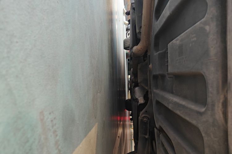 奔驰E级 2014款 E 260 L 豪华型局部细节9009