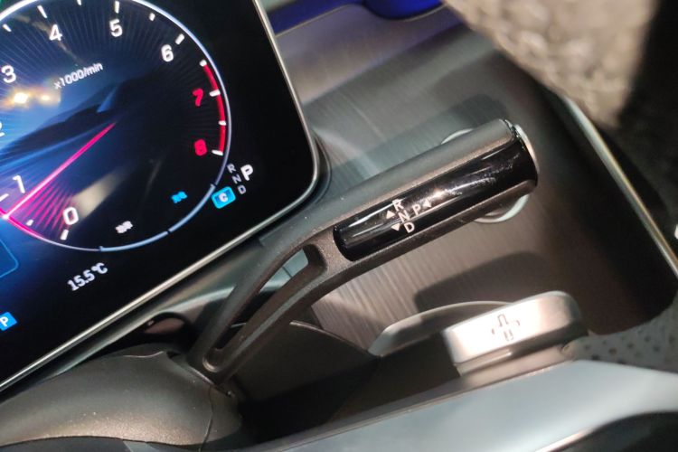 奔驰C级 2025款 C 200 L 运动版局部细节18