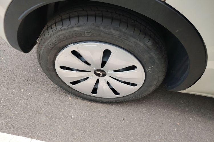 五菱汽车 五菱缤果 2023款 203km 轻享款车身外观6008