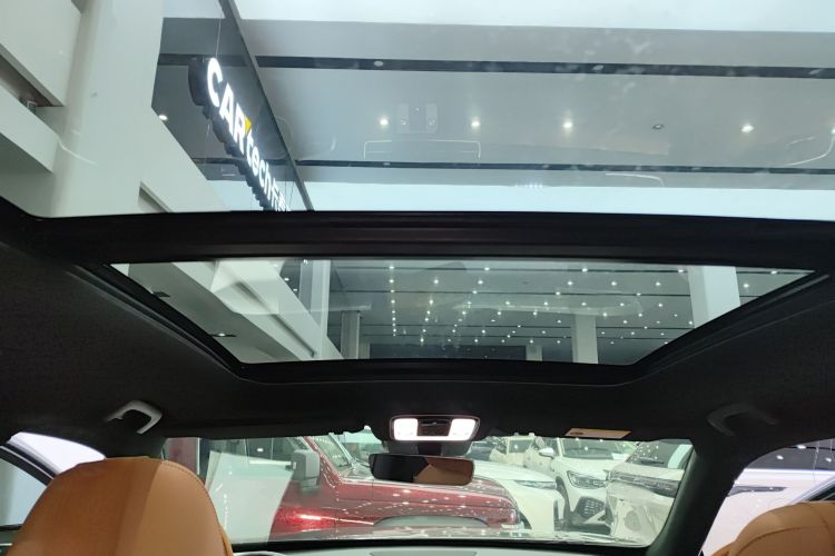 理想汽车 理想ONE 2021款 增程6座版中控内饰22