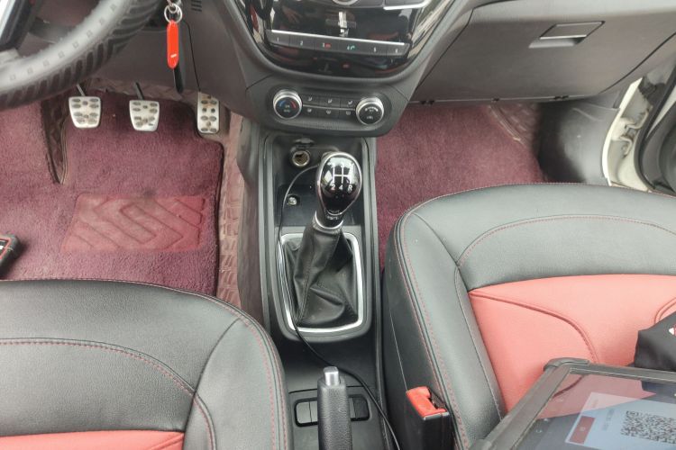 哈弗H1 2016款 改款 蓝标 1.5L 手动豪华型中控内饰18