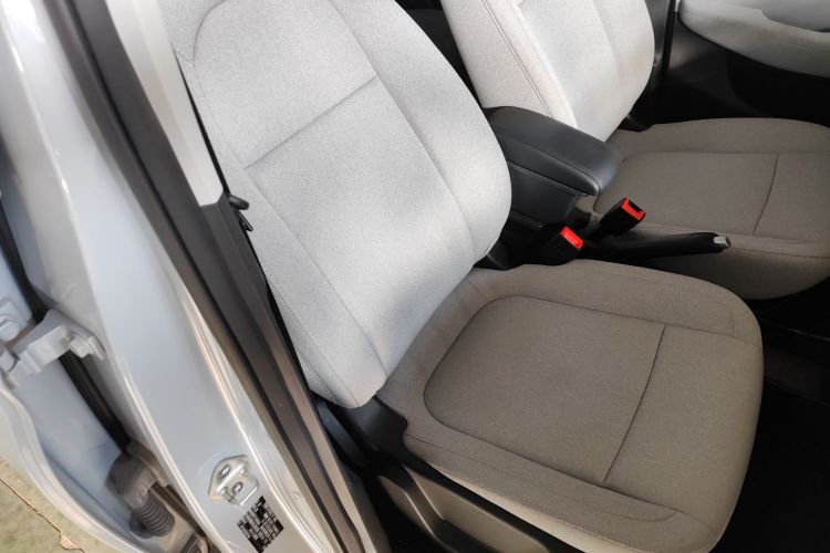 零跑汽车 零跑T03 2023款 200轻享版局部细节41