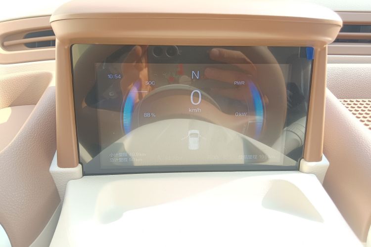 奔腾小马 2026款 222km 炫彩马中控内饰14