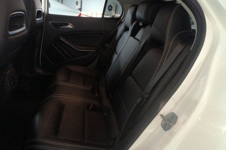 奔驰GLA 2015款 GLA 200 动感型中控内饰7004