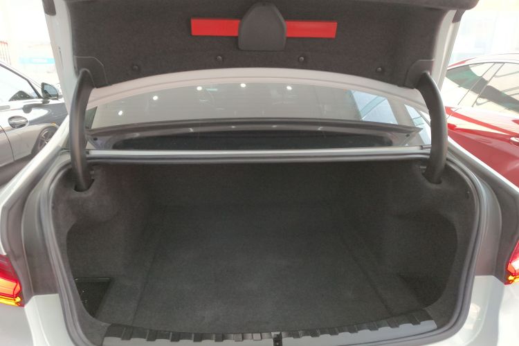 宝马3系 2023款 325i M运动套装机舱底盘23