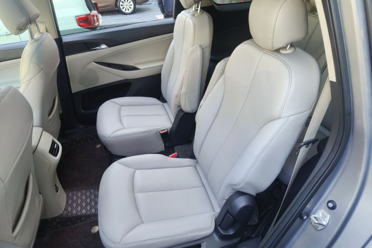 别克GL6 2018款 18T 6座精英型中控内饰21