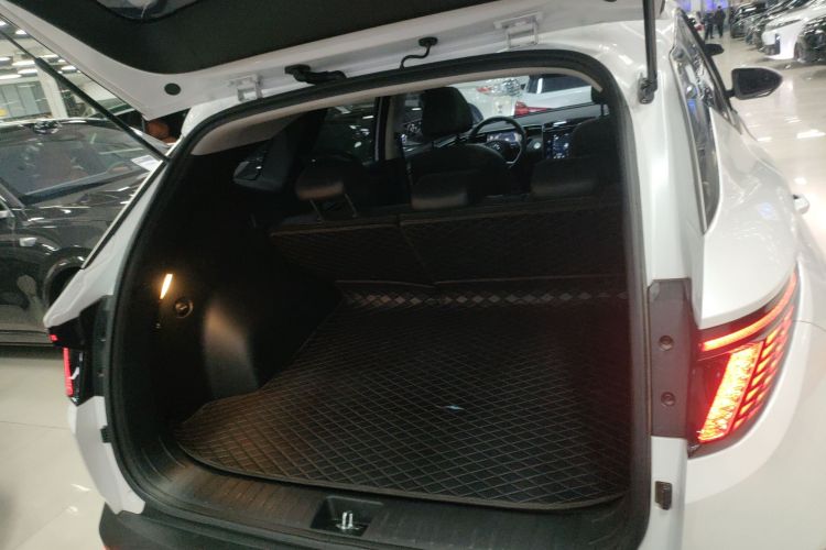 现代 2023款 途胜L 1.5T 自动两驱LUX尊贵版机舱底盘23