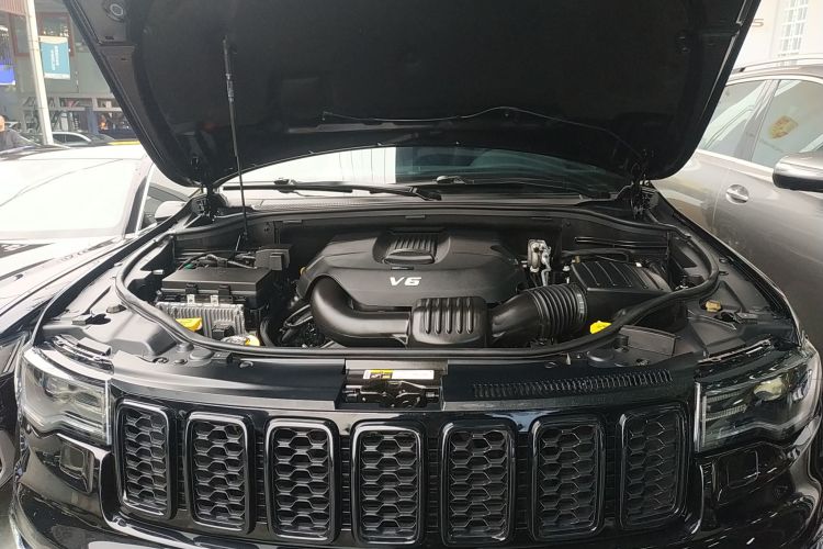 Jeep 大切诺基(进口) 2020款 3.0L 精英导航版局部细节24