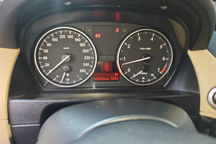 宝马X1 2014款 sDrive18i 领先型中控内饰14