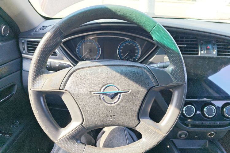 海马M6 2017款 1.6L 手动舒适型中控内饰13