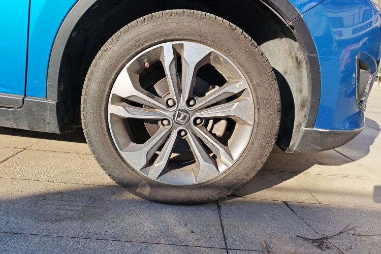 纳智捷 优6 SUV 2015款 1.8T 时尚型车身外观10