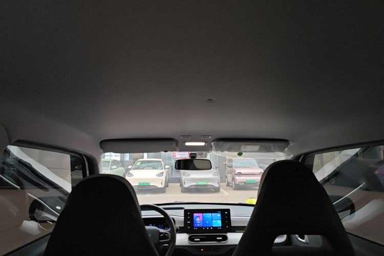 吉利银河 2025款 210km 熊猫骑士中控内饰22