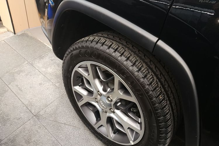 Jeep 大切诺基(进口) 2020款 3.0L 精英导航版车身外观6008