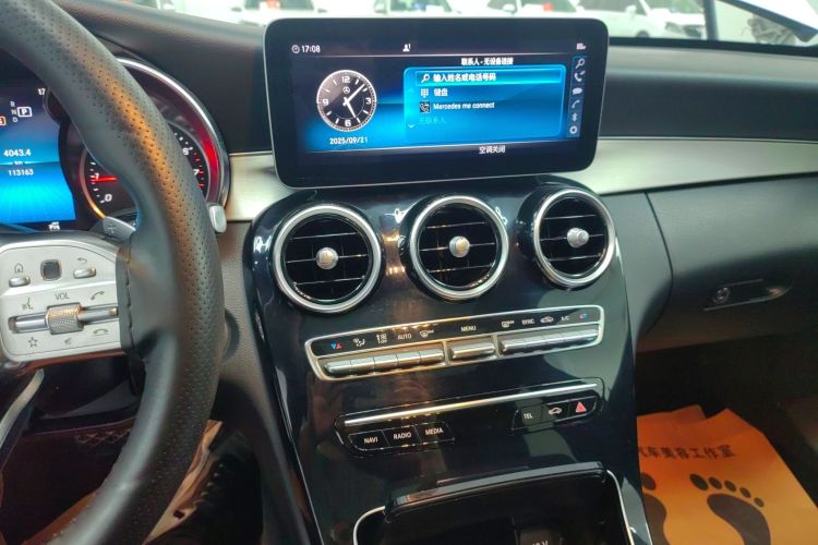 奔驰C级 2019款 C 260 运动版中控内饰16