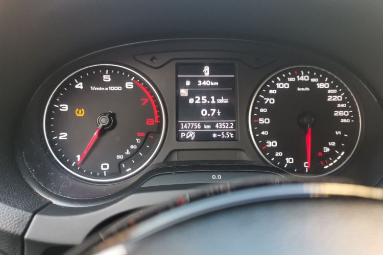 奥迪A3 2014款 Sportback 35 TFSI 自动舒适型中控内饰15