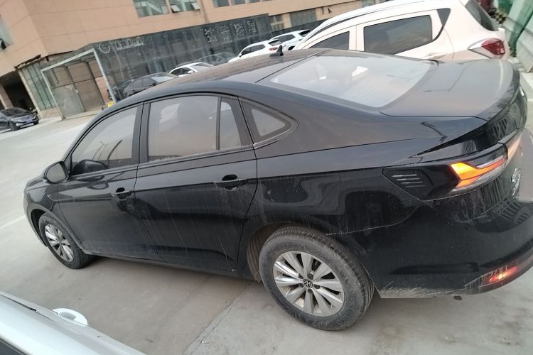 大众 朗逸 2023款 新锐 1.5L 自动新逸版车身外观4