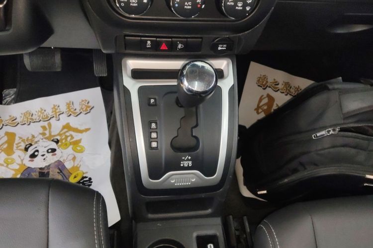 Jeep 指南者(进口) 2014款 改款 2.4L 四驱舒适版局部细节18