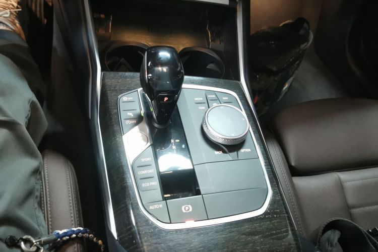 宝马3系 2021款 改款 325Li M运动套装中控内饰18