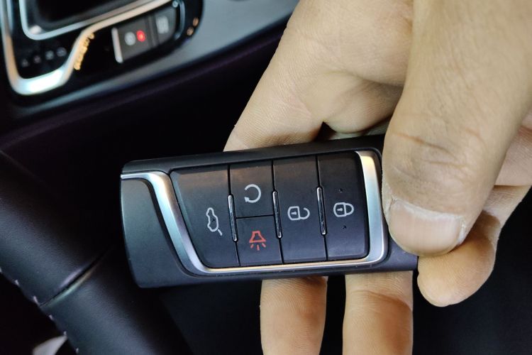 广汽传祺 传祺M6 2021款 PRO 270T 自动尊享版中控内饰11