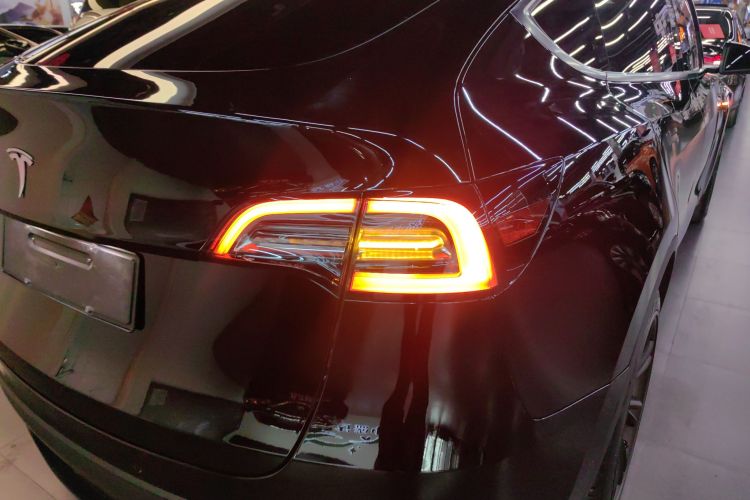 特斯拉 Model Y 2022款 改款 后轮驱动版车身外观6006