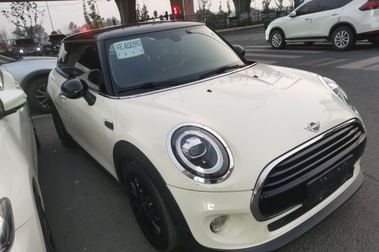 MINI 2018款 1.5T COOPER 经典派车身外观3