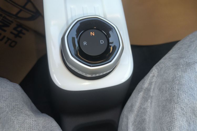 吉利银河 熊猫 2025款 210km 元气熊中控内饰18