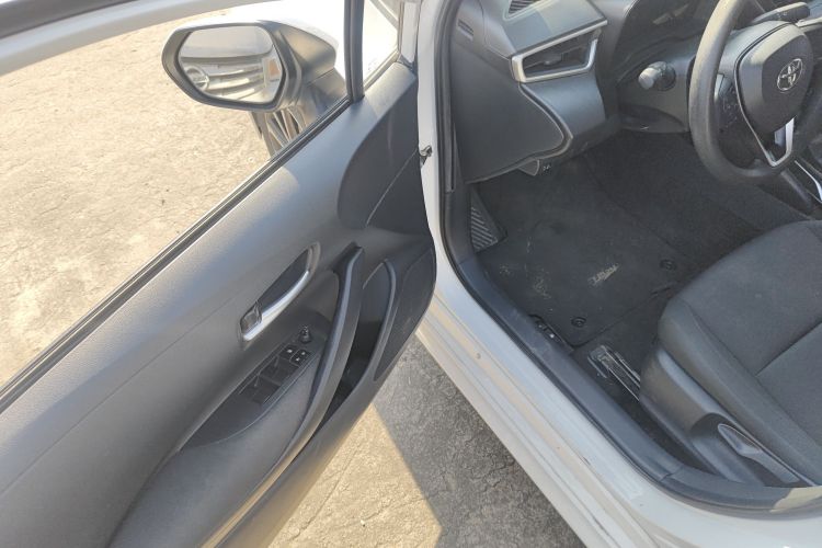 丰田 雷凌 2023款 TNGA 1.5L CVT进取版中控内饰20