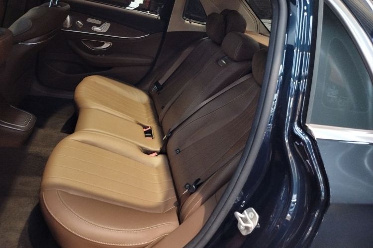 奔驰E级 2022款 改款 E 300 L 豪华型中控内饰21