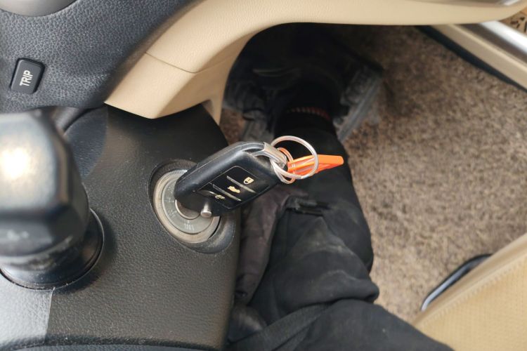 长安 逸动 2015款 1.6L 自动豪华型中控内饰11