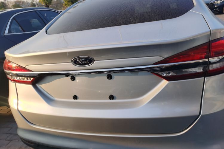 福特 蒙迪欧 2017款 EcoBoost 200 时尚型车身外观6