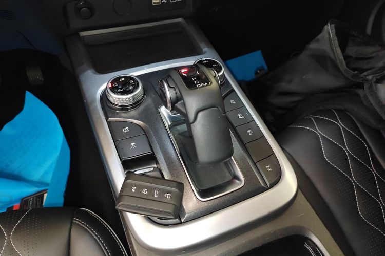 坦克300 2023款 越野版 2.0T 挑战者中控内饰18