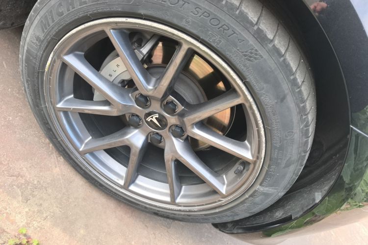 特斯拉 Model 3 2022款 后轮驱动版车身外观10