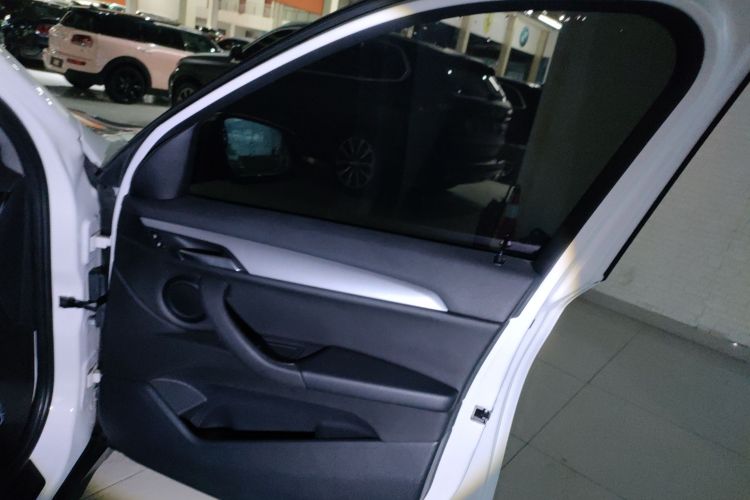 宝马X1 2016款 sDrive18Li 尊享型中控内饰7005