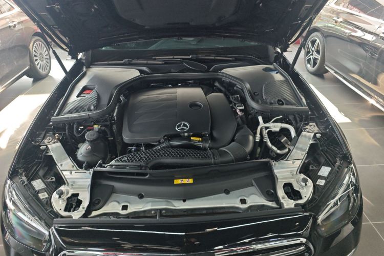 奔驰E级 2023款 改款 E 300 L 运动时尚型局部细节24