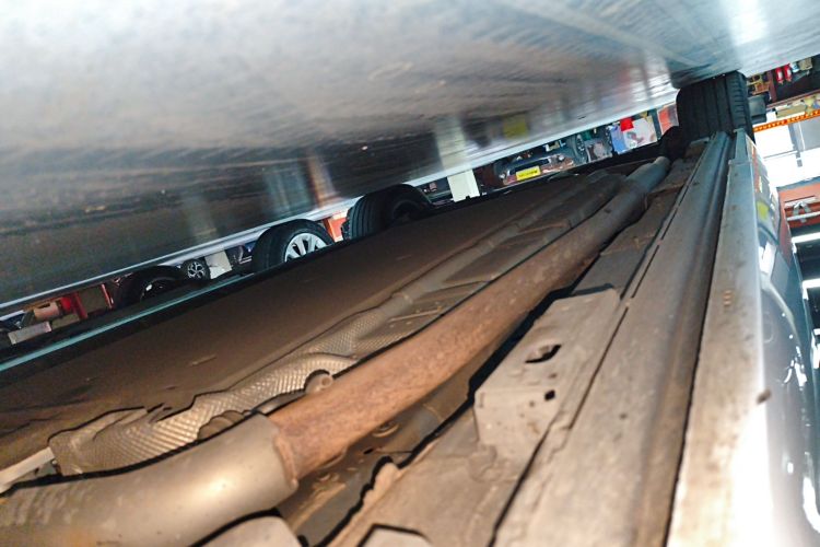 腾势D9 2024款 DM-i 980 四驱尊荣型局部细节9001