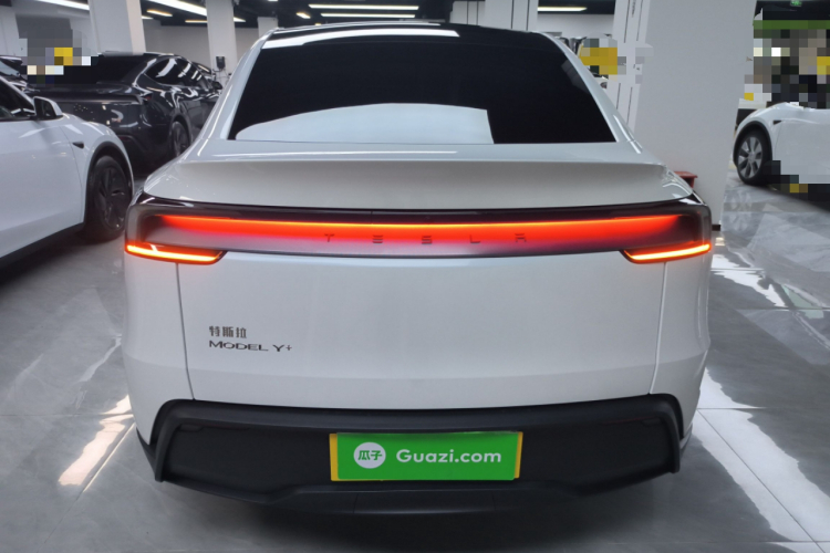 特斯拉 Model Y 2025款 长续航全轮驱动版车身外观6004