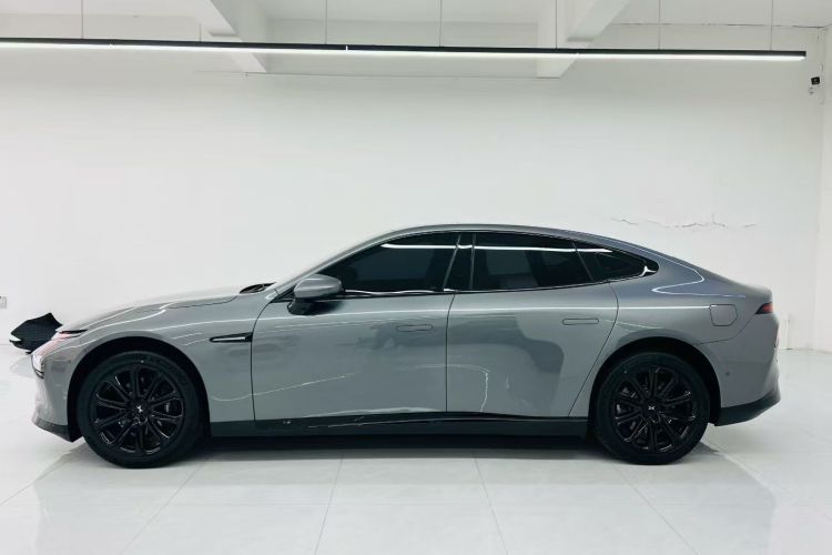 小鹏P7 2020款 670N车身外观4