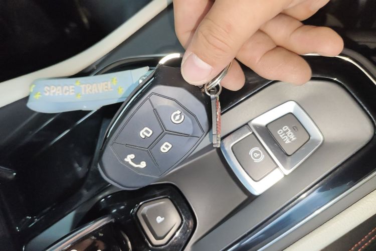 领克02 2019款 高能版 2.0T 自动两驱耀版 国VI中控内饰11