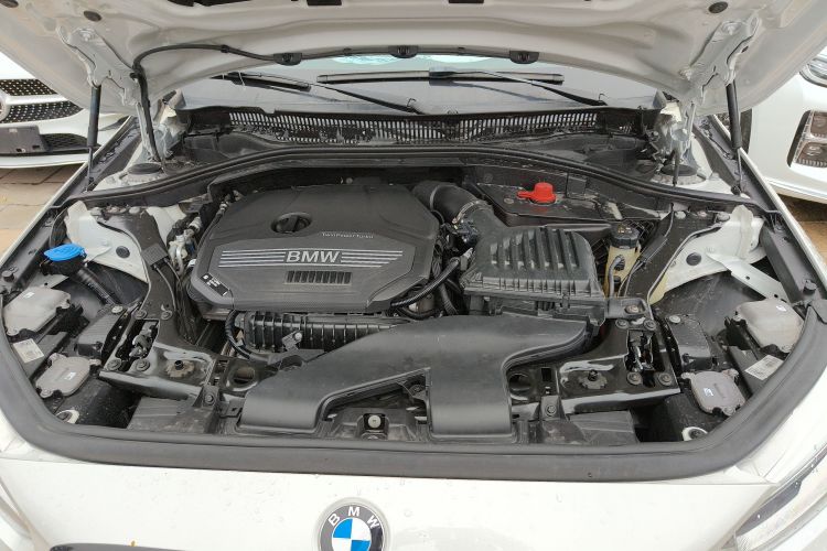 宝马1系 2023款 120i M运动曜夜版机舱底盘24