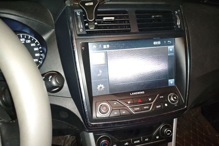 陆风X5 2016款 Plus 1.5T CVT创领版中控内饰16