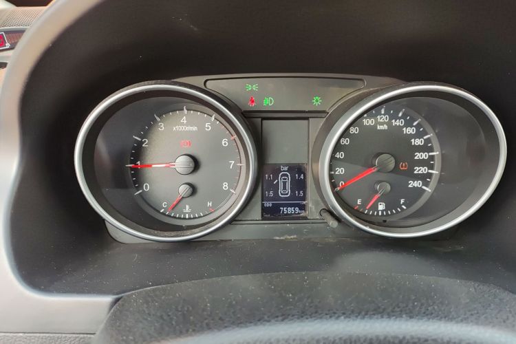 哈弗H6 2015款 升级版 1.5T 手动两驱精英型局部细节14