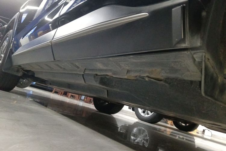 丰田 威兰达 2023款 2.0L CVT两驱豪华PLUS版局部细节9002