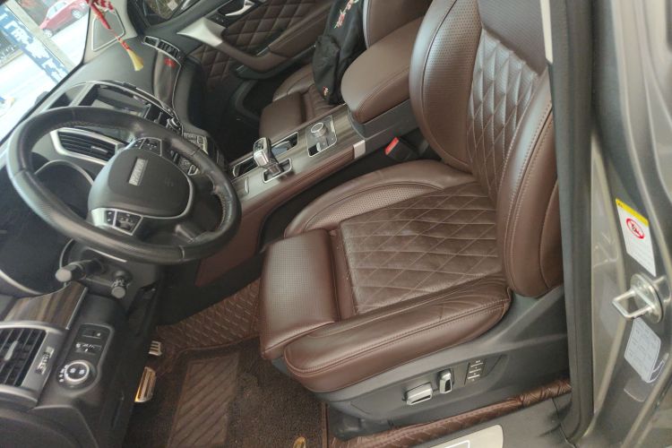 哈弗H9 2020款 2.0T 汽油四驱尊享型 5座中控内饰19