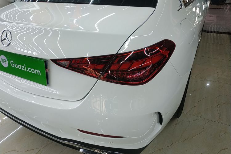 奔驰C级 2022款 改款 C 260 L 运动版车身外观9