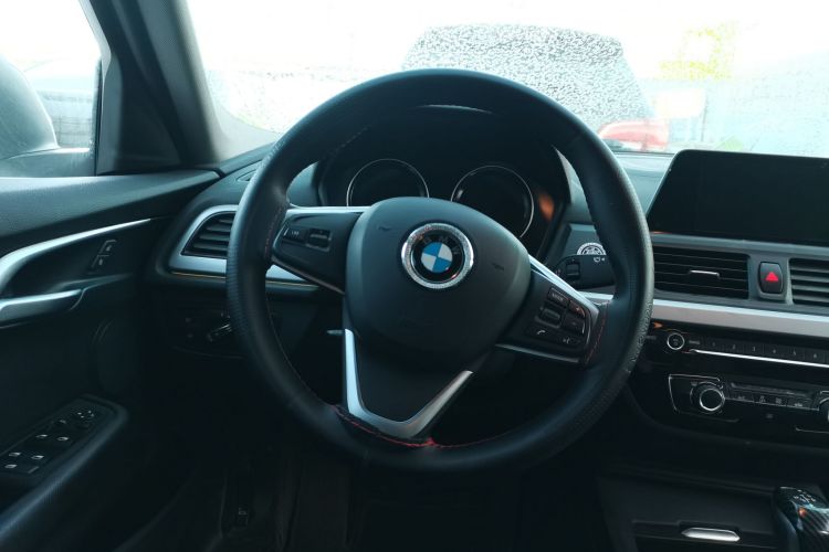 宝马1系 2018款 改款 118i 时尚型中控内饰13