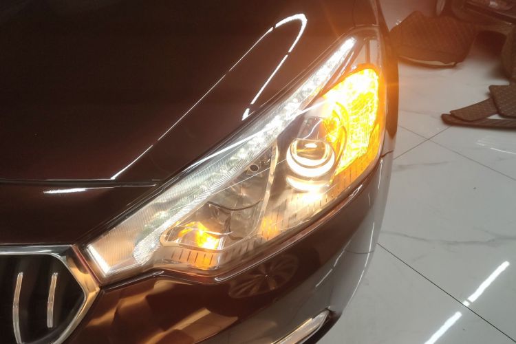 起亚K3 2013款 1.6L 自动GLS局部细节36