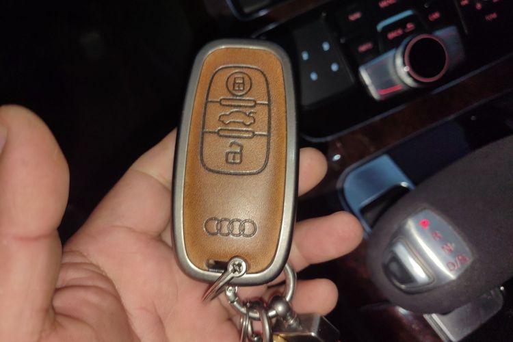 奥迪A8 2013款 A8L 45 TFSI quattro舒适型中控内饰7001