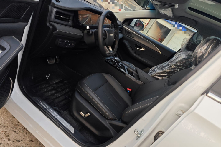 捷途X90 PLUS 2023款 改款 1.6TD DCT别墅 5座中控内饰19