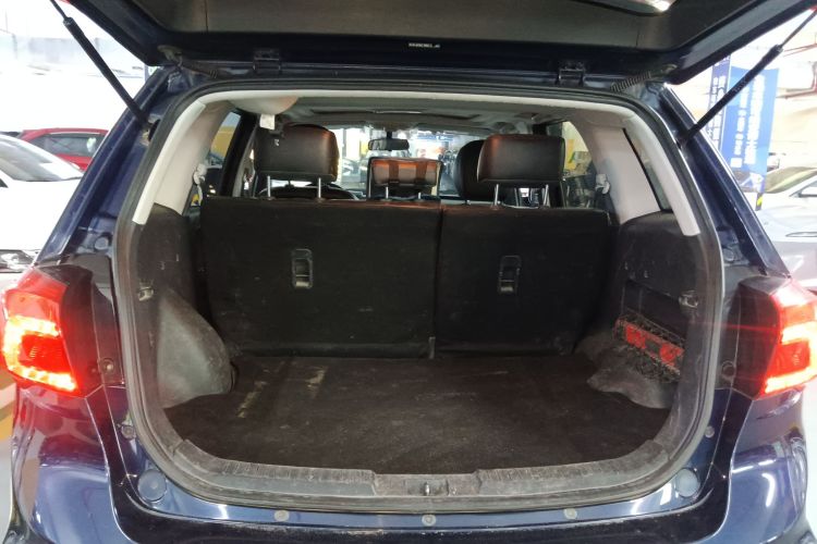 海马S7 2017款 1.8T 手动豪华版机舱底盘23