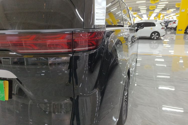 腾势D9 2022款 DM-i 970 四驱旗舰型车身外观9